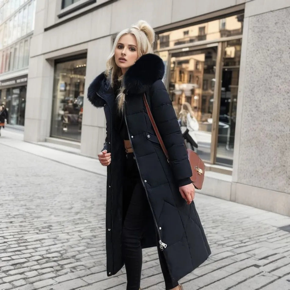 Lange dames winterjas met trendy kapontwerp