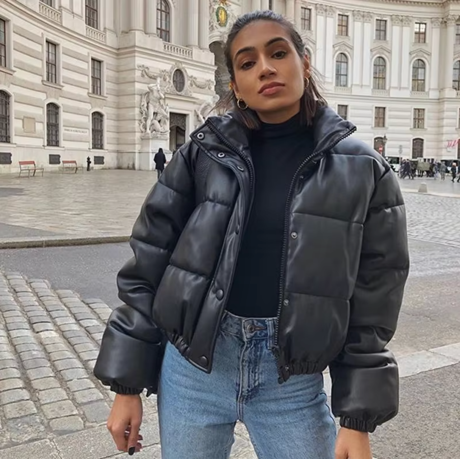 Stijlvolle korte bomberjas voor dames met trendy design