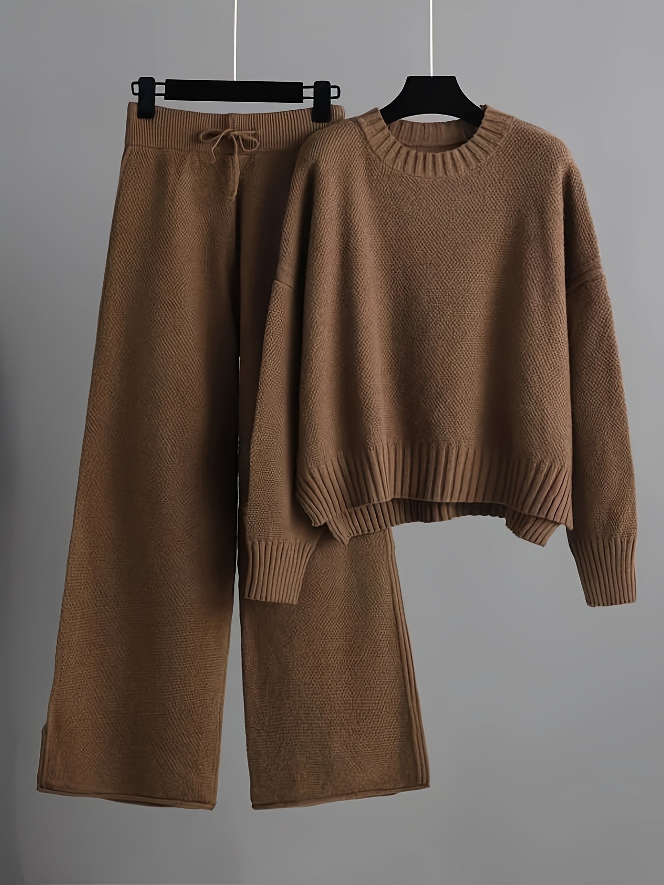 Modieuze dames outfit met sweater en wijde broek