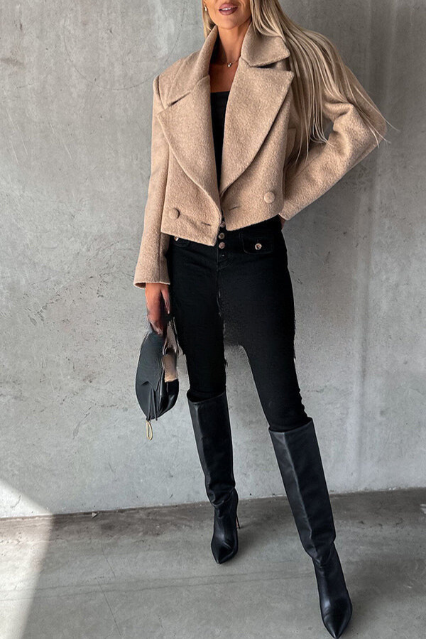 Teagan - Elegante korte jas met revers en knopen