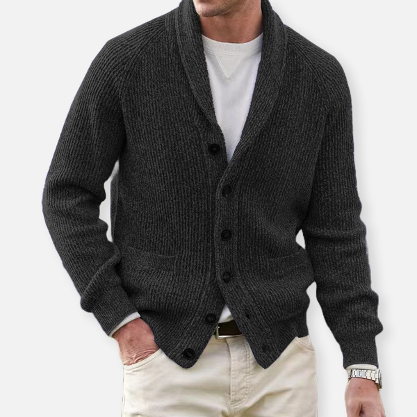 Klassieke cardigan met grof gebreide stof en knopen