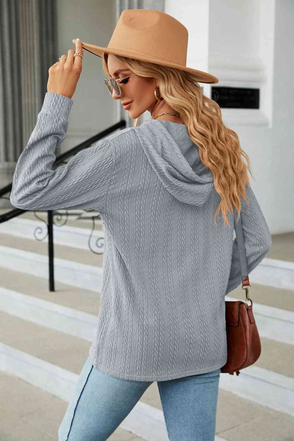 Kabelgebreide Hoodie met Lange Mouwen voor een Comfortabele Stijl