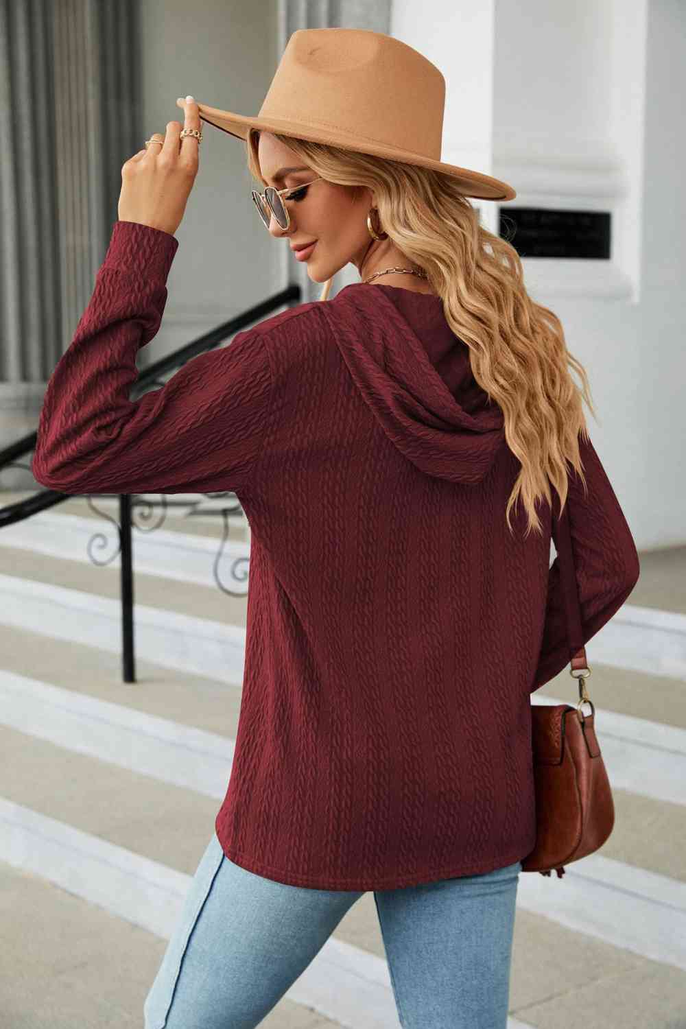Kabelgebreide Hoodie met Lange Mouwen voor een Comfortabele Stijl