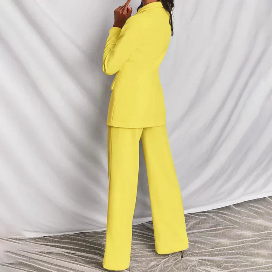 Stijlvolle dames blazer en broek set met een klassieke uitstraling