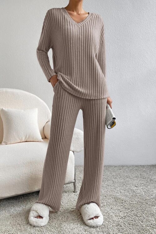 Top met V-hals en broek in de set