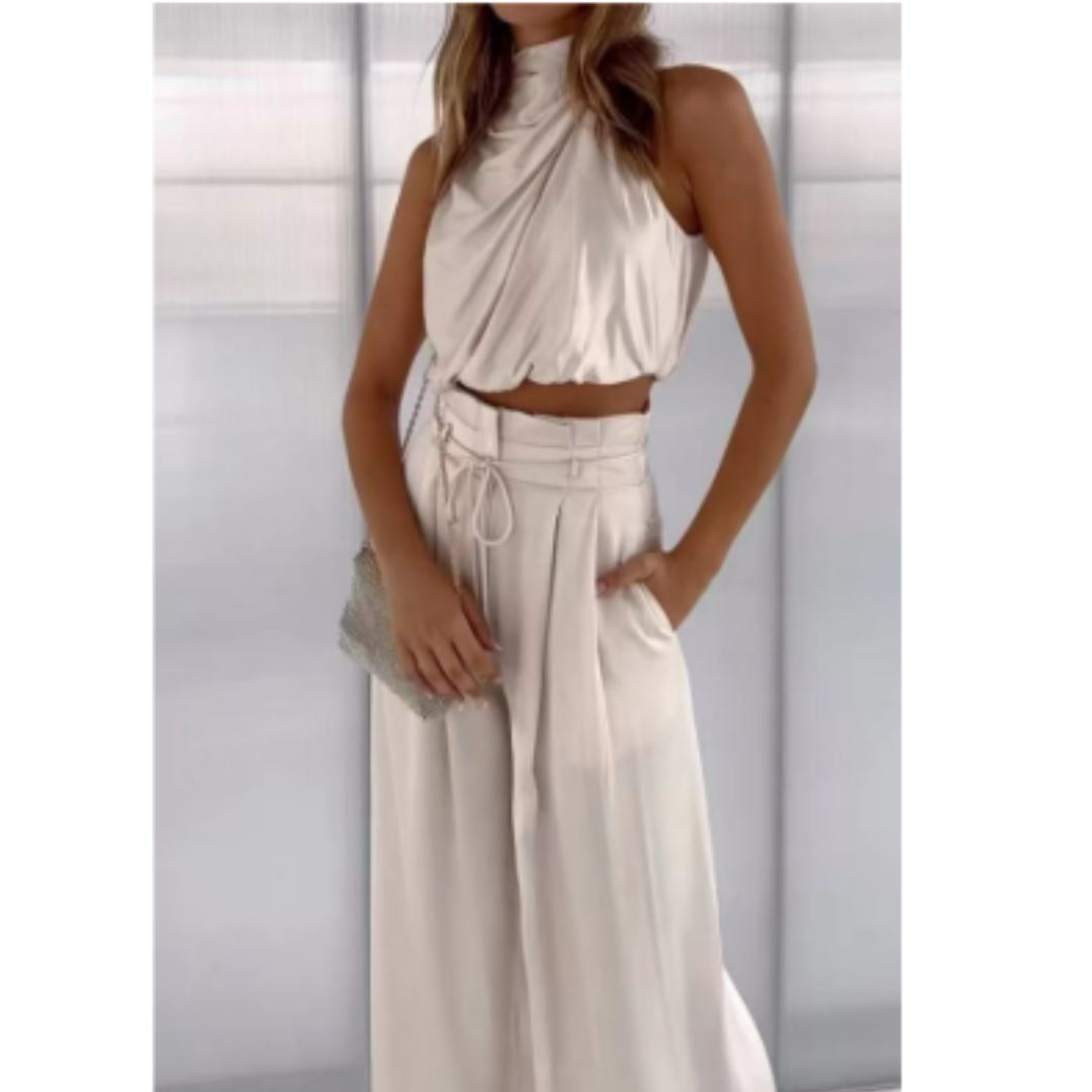 Trendy dames zomerpak met top met modieuze halslijn en wijde broek