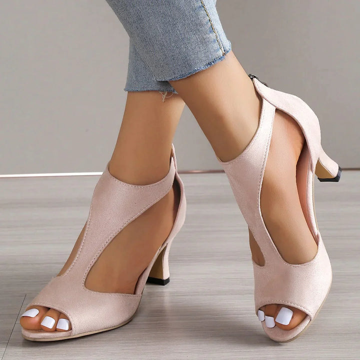 Rebecca - Schoenen met hoge hakken: stap naar perfectie