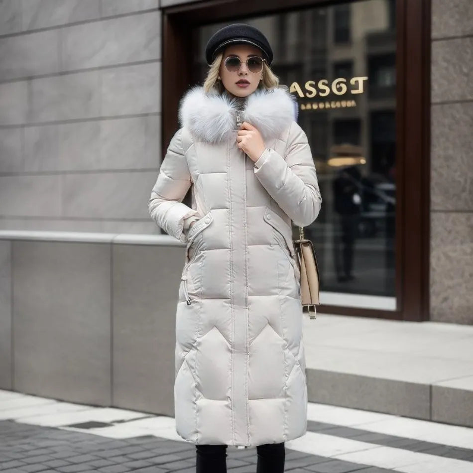 Lange dames winterjas met trendy kapontwerp