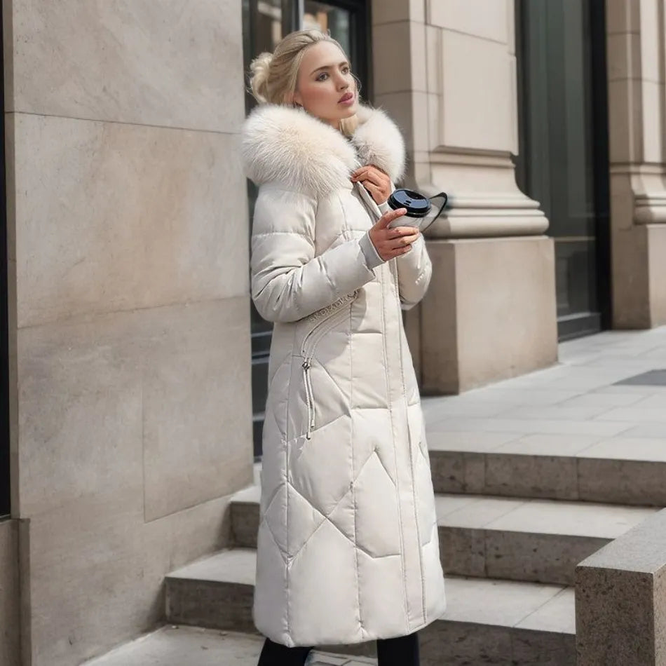 Lange dames winterjas met trendy kapontwerp