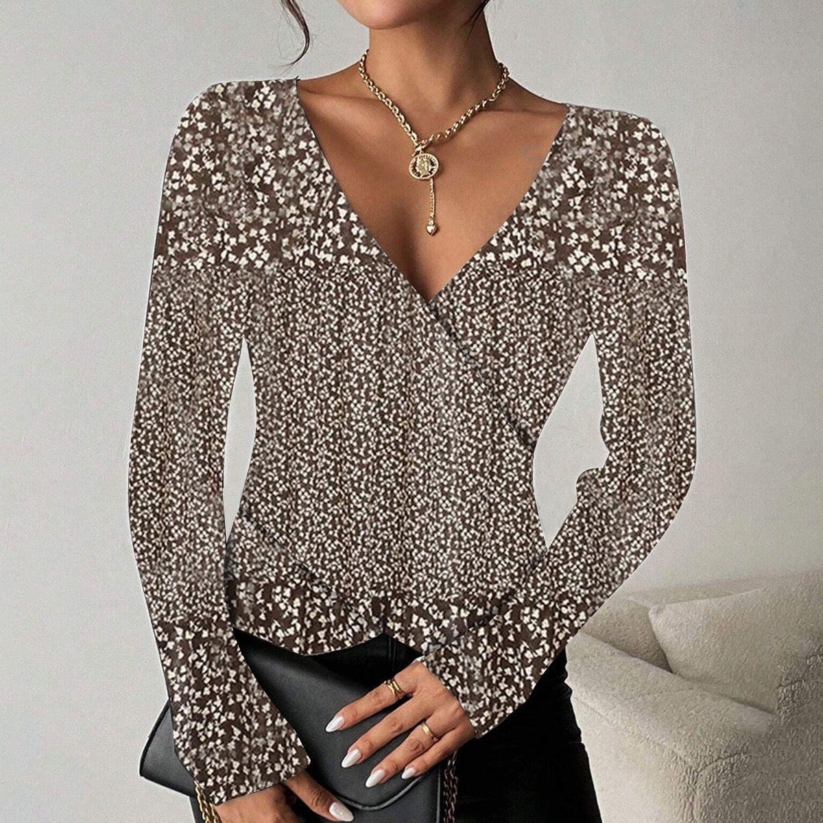 Stijlvolle bruine blouse met lange mouwen en een originele vintage stijl