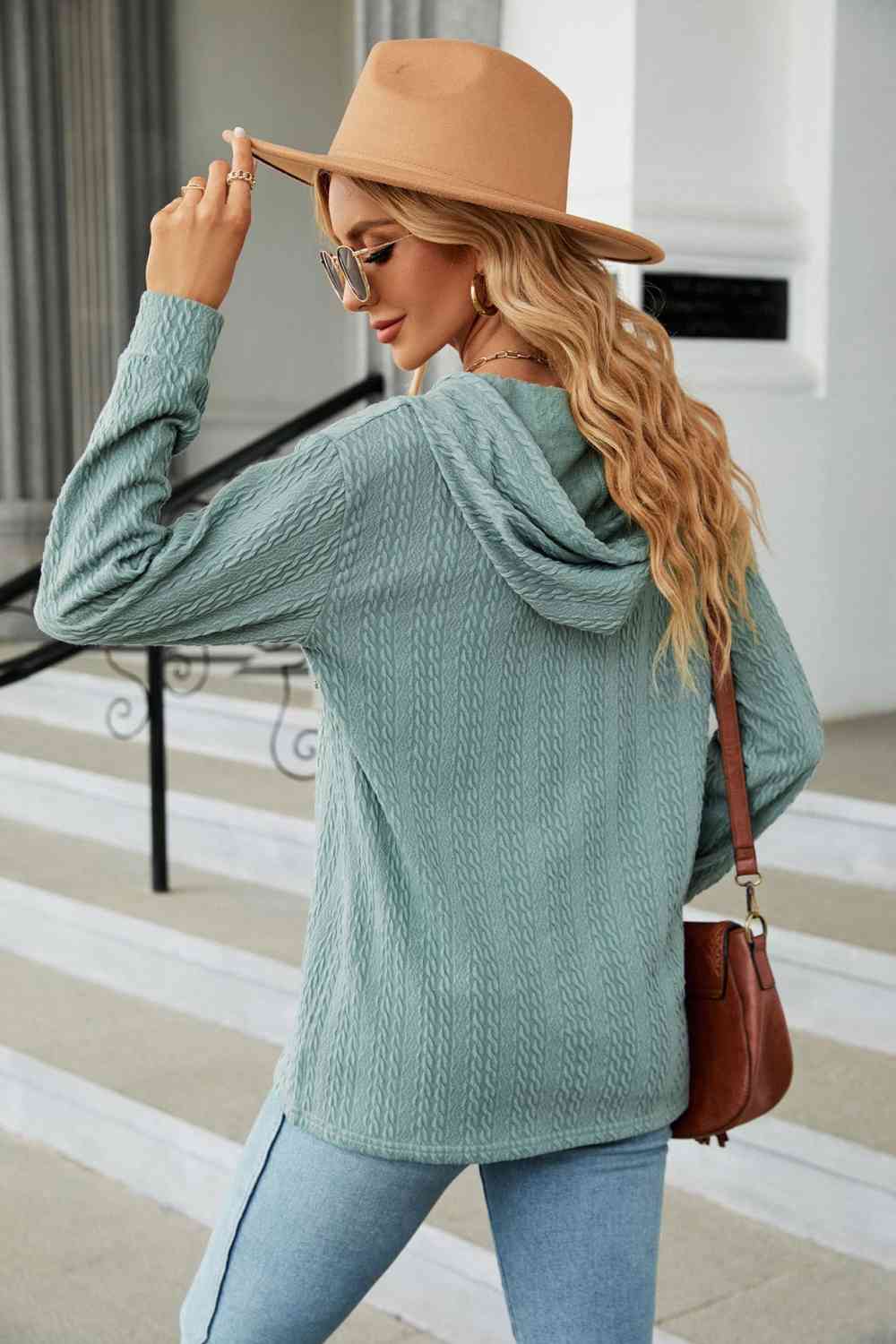 Kabelgebreide Hoodie met Lange Mouwen voor een Comfortabele Stijl