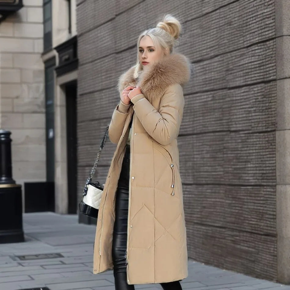 Lange dames winterjas met trendy kapontwerp