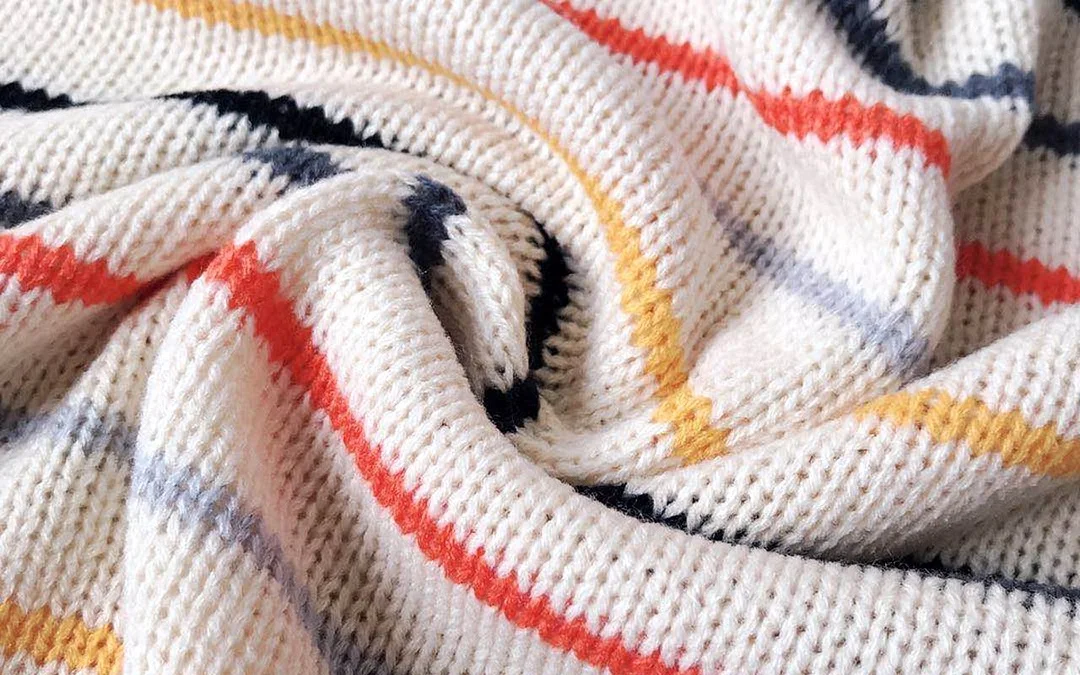 hippe Eén-Schouder Sweater met Kleurrijk Patroon