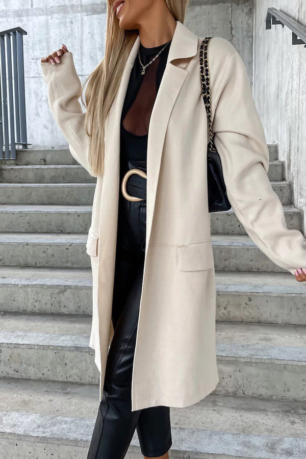 Elegante lange jas met expressieve details