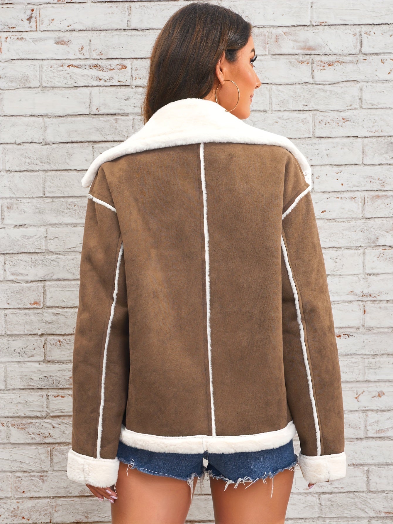 Klassieke winterjas met een trendy kraag