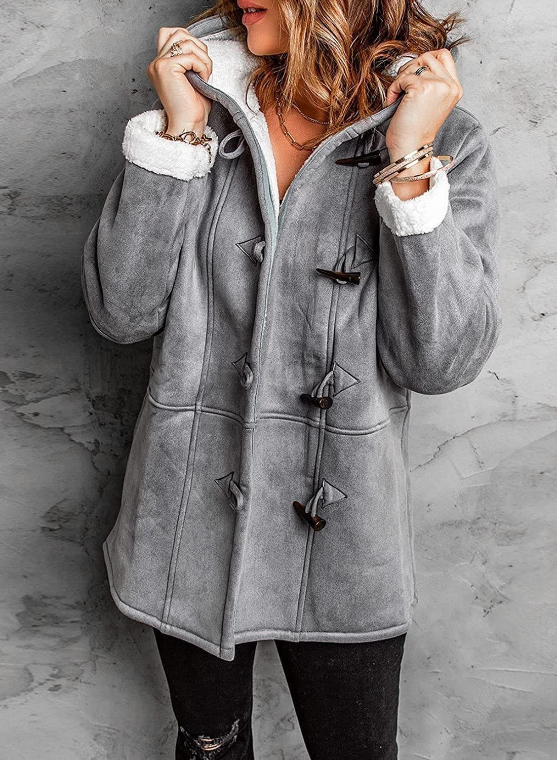 Damesjas met Capuchon en Stijlvolle Knopen – Ideaal voor Trendy Looks