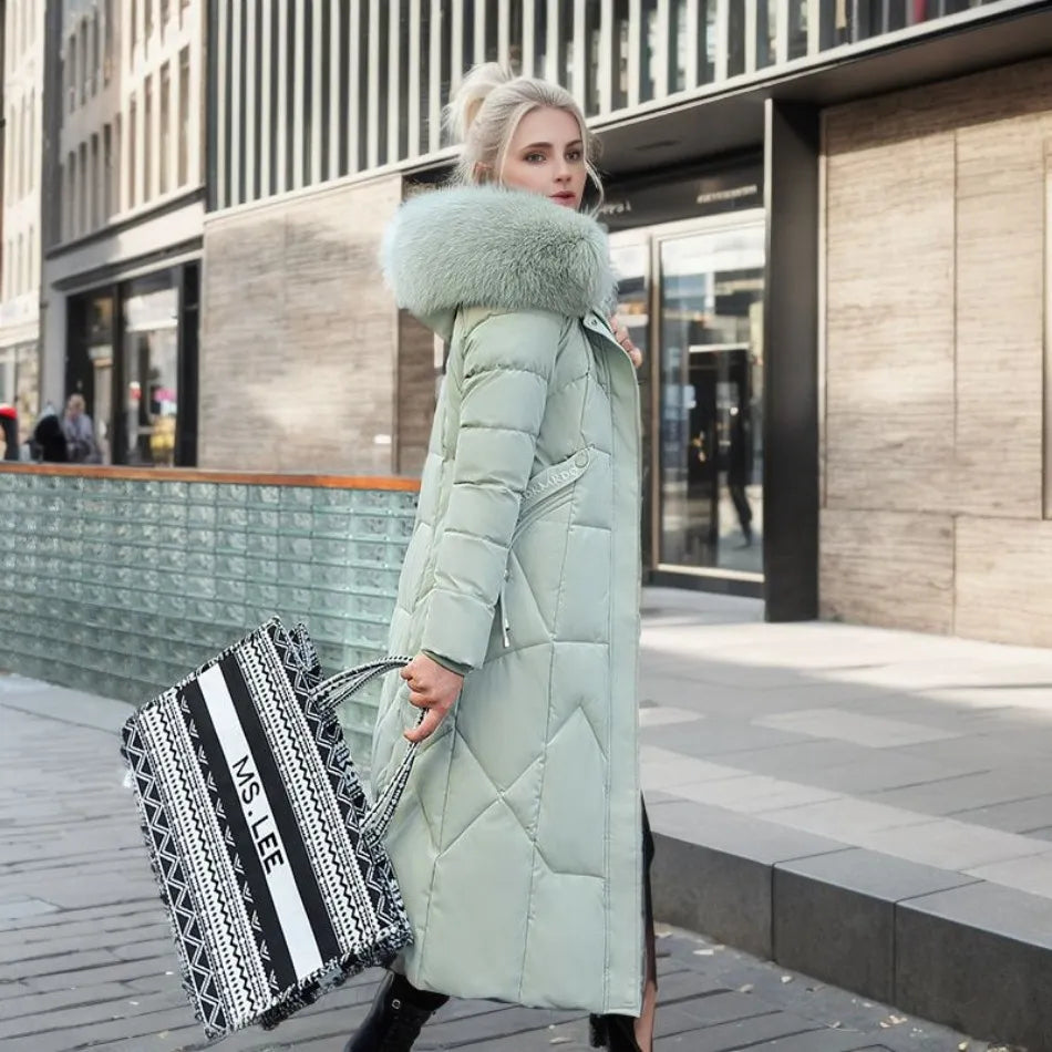 Lange dames winterjas met trendy kapontwerp