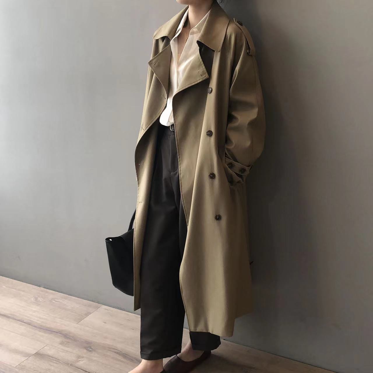Stijlvolle lange trenchcoat voor dames met oversized pasvorm en dubbele rij knopen