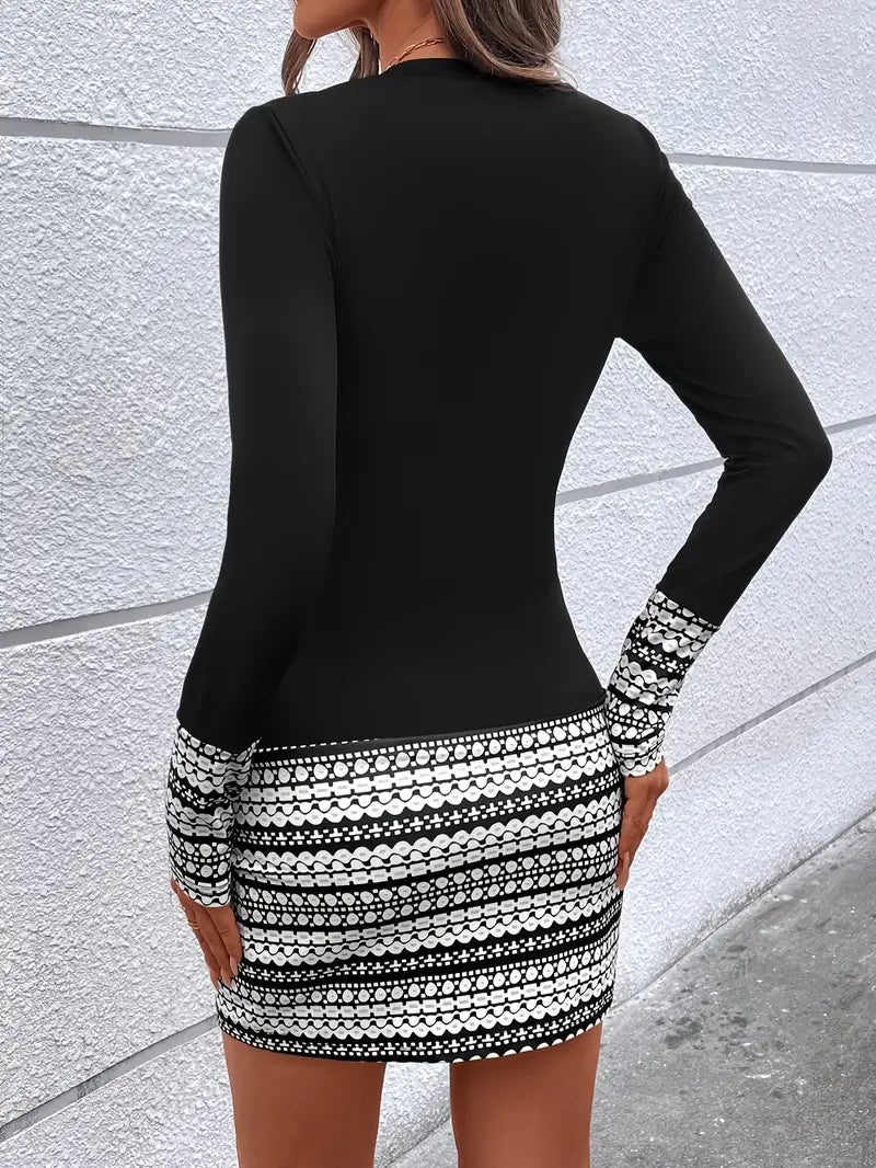 Chique jurk met een ontwerp dat jouw look accentueert