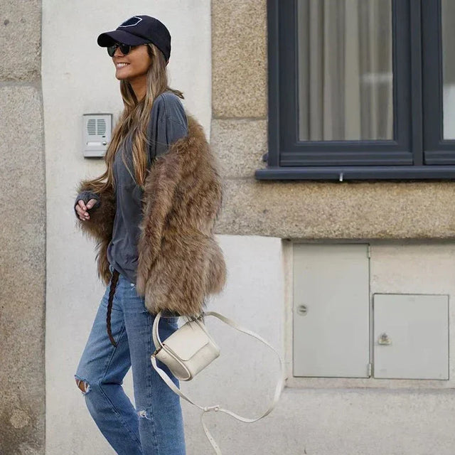 Trendy damesjas met een modern design – Ideaal voor elke gelegenheidTrendy damesjas met een modern design – Ideaal voor elke gelegenheid