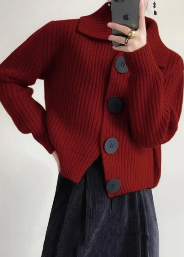 Comfortabel felgekleurd vest met een origineel ontwerp en knopen