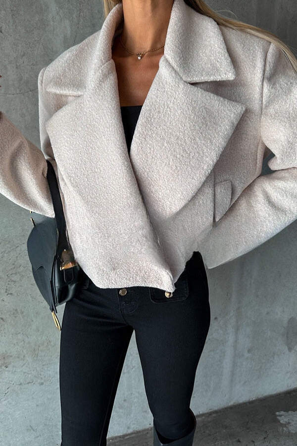 Teagan - Elegante korte jas met revers en knopen