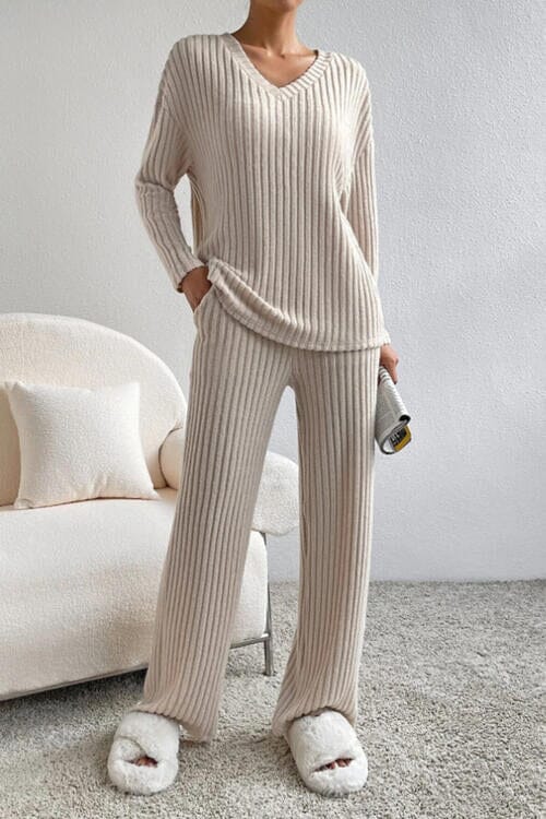 Top met V-hals en broek in de set