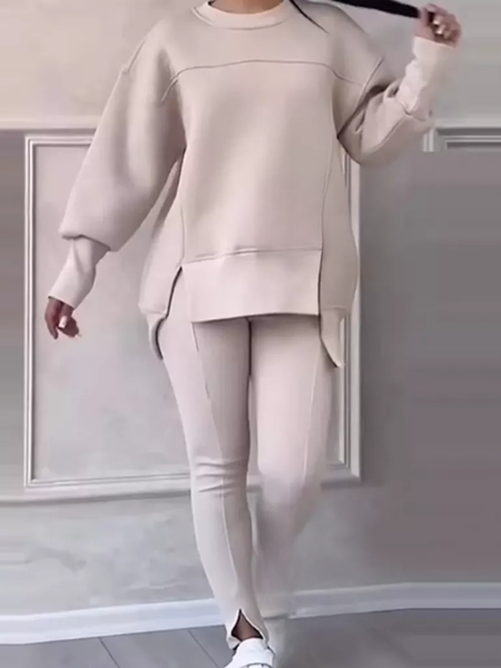 Een comfortabele trui en broekset voor een relaxte stijl.
