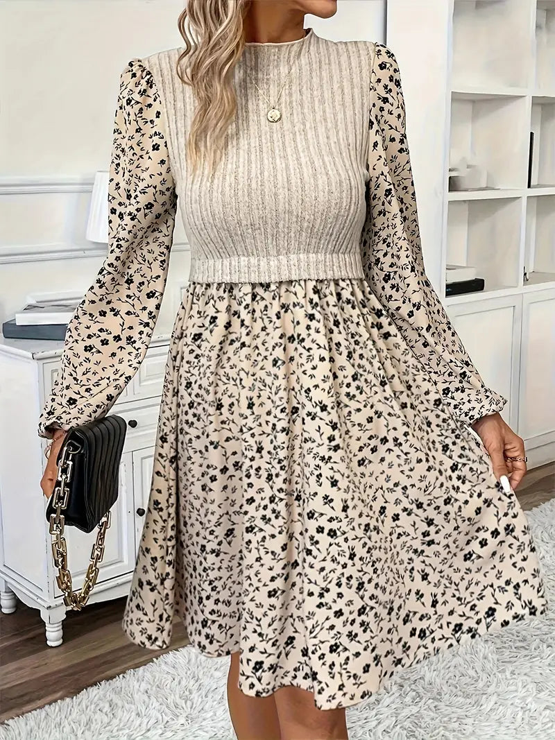 Trendy jurk met lange mouwen en een romantische bloemenprint