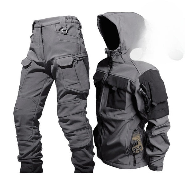 Comfortabel pak met capuchon en zeven zakken