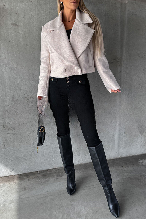 Teagan - Elegante korte jas met revers en knopen