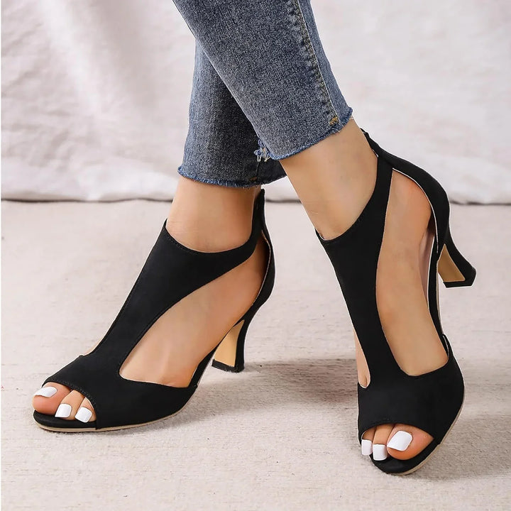 Rebecca - Schoenen met hoge hakken: stap naar perfectie