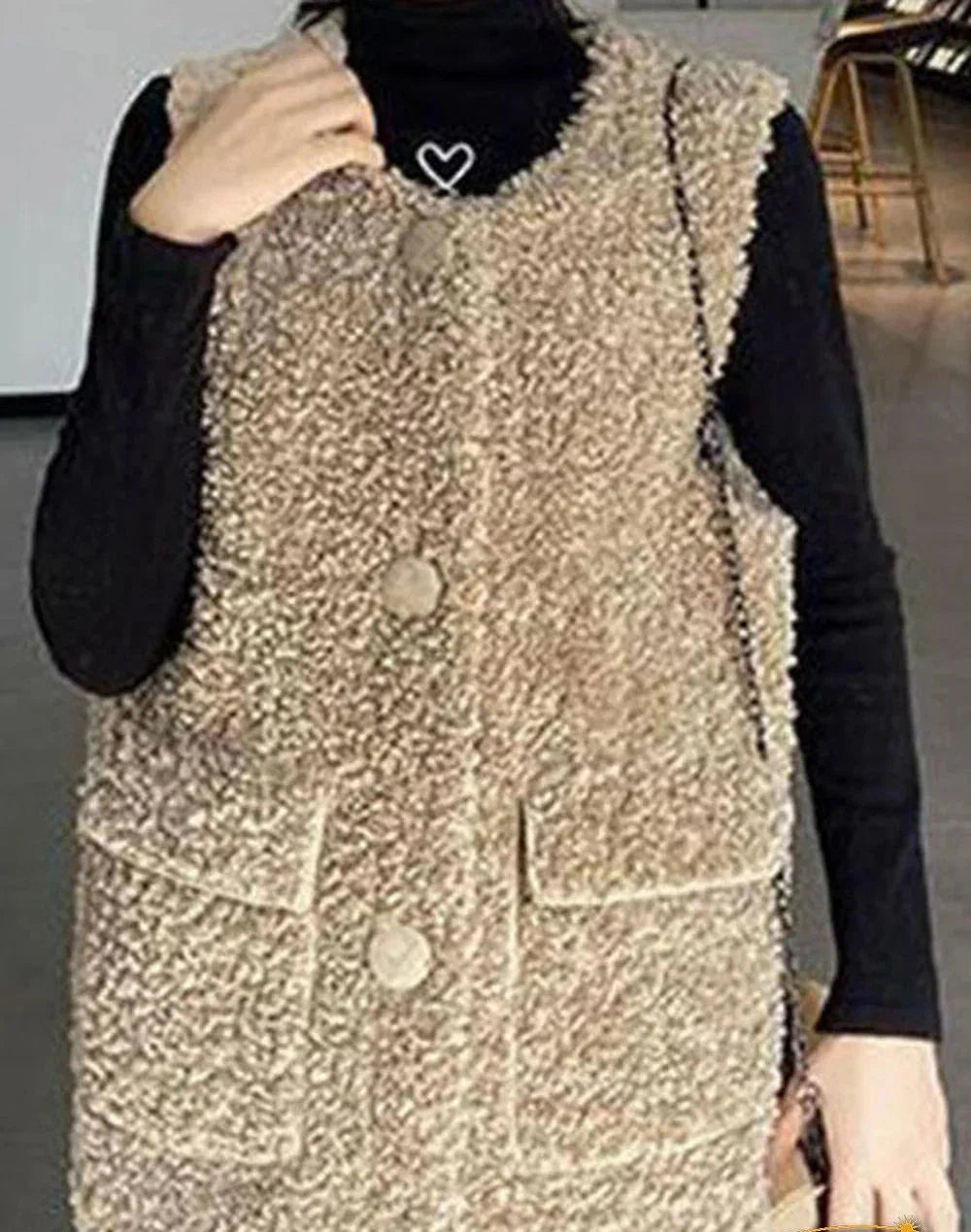 Stijlvolle Khaki Winterbodywarmer met Knopen en Zakken