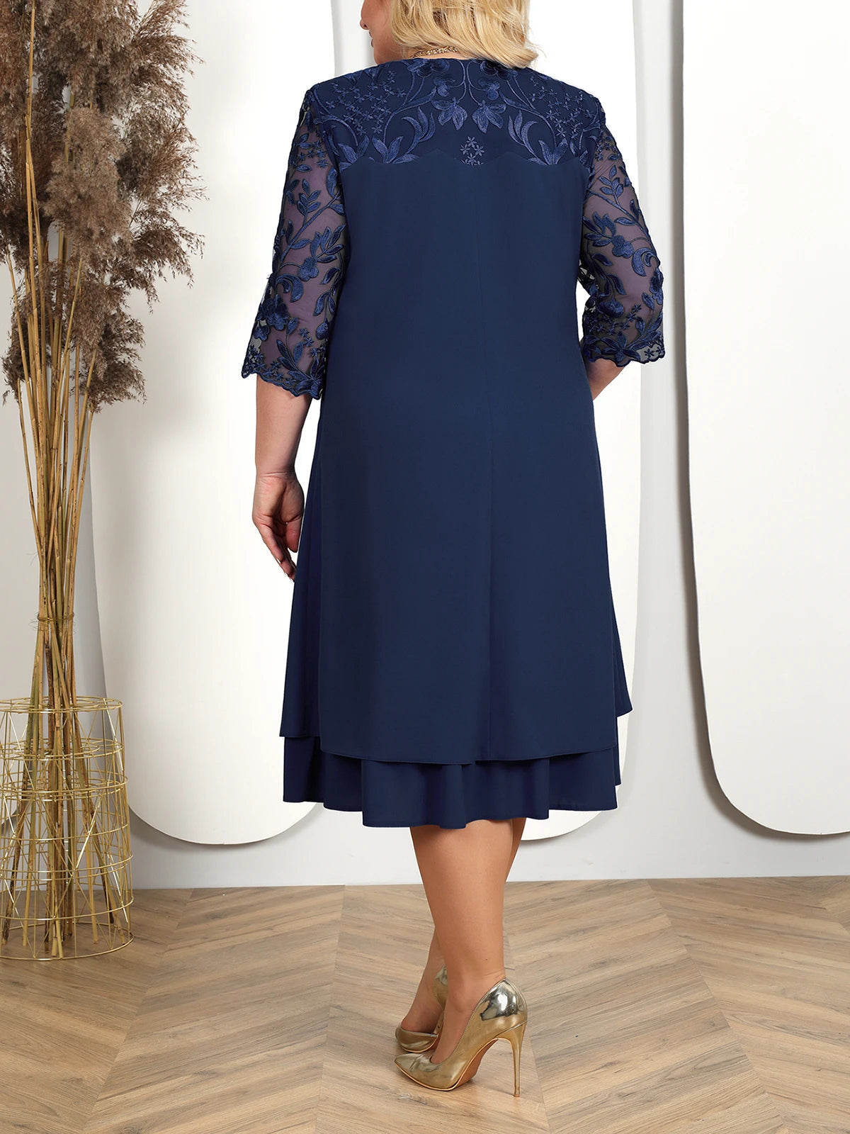 Chique banketjurk met stijlvolle elementen in grote maten voor een elegante look