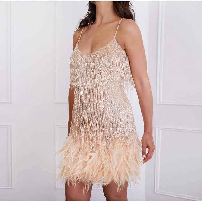 Trendy mini cocktailjurk met elegante bandjes voor een chique look