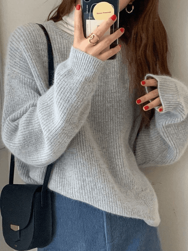 Elegante damestrui in minimalistische stijl met volumineuze kraag
