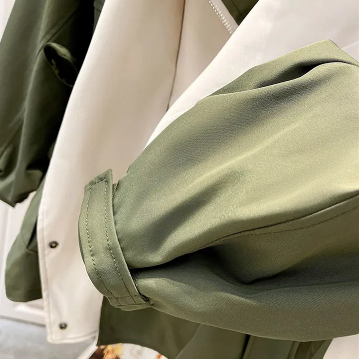 Comfortabele trenchcoat met lange mouwen en modieus ontwerp voor stadswandelingen