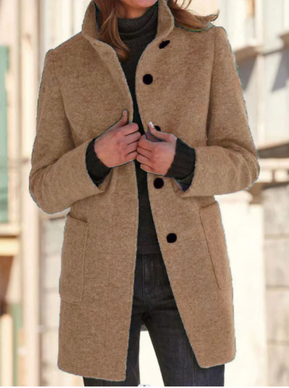 Elegante minimalistische jas met hoge kraag en originele knopen