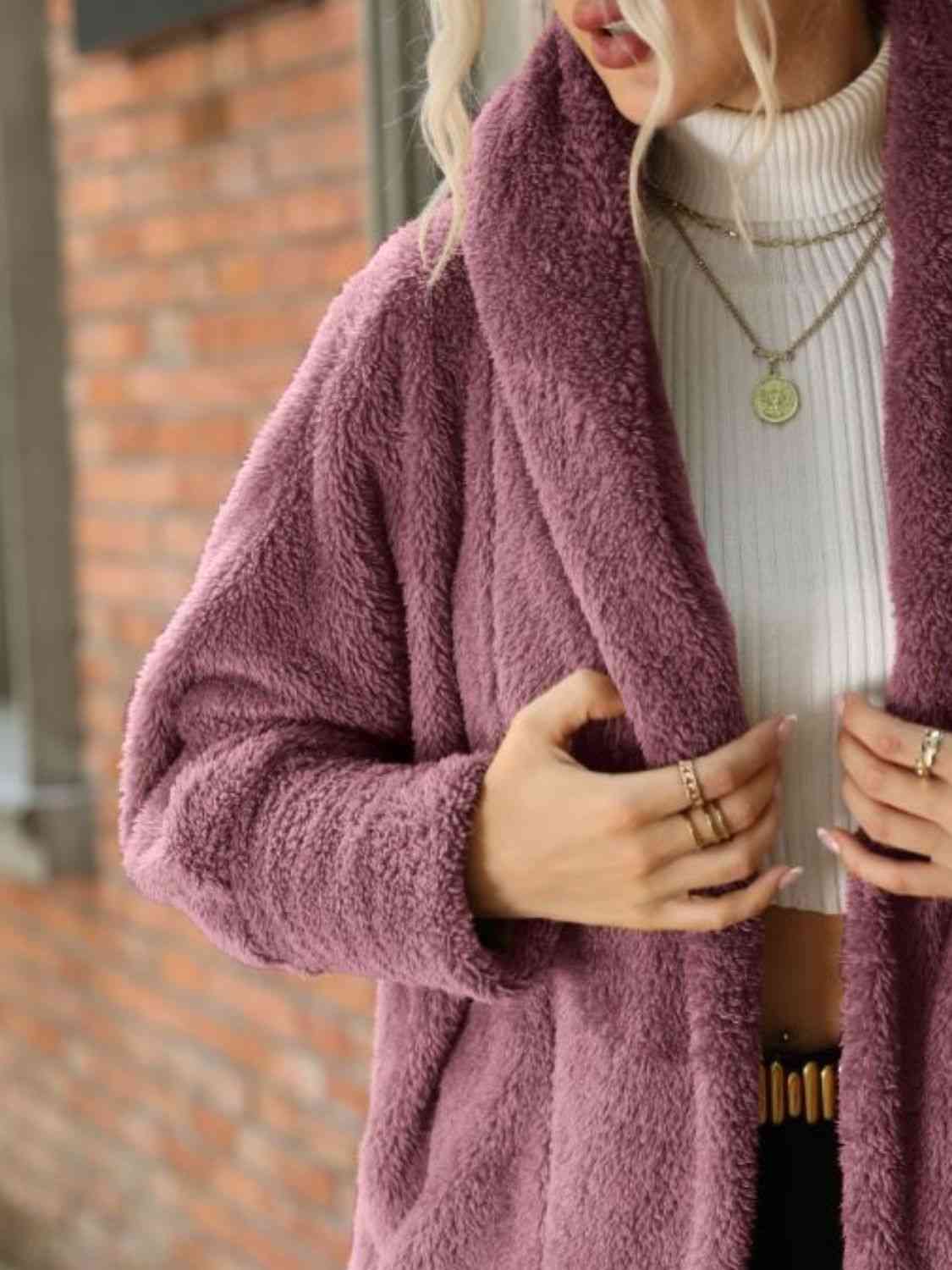 Een elegante jas met moderne accenten voor herfstweer